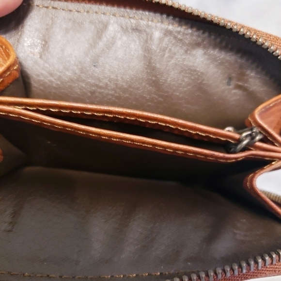 Authentic Burberry Unisex Leather Zippered Coin Pouch / Wallet - Picture 4 of 8